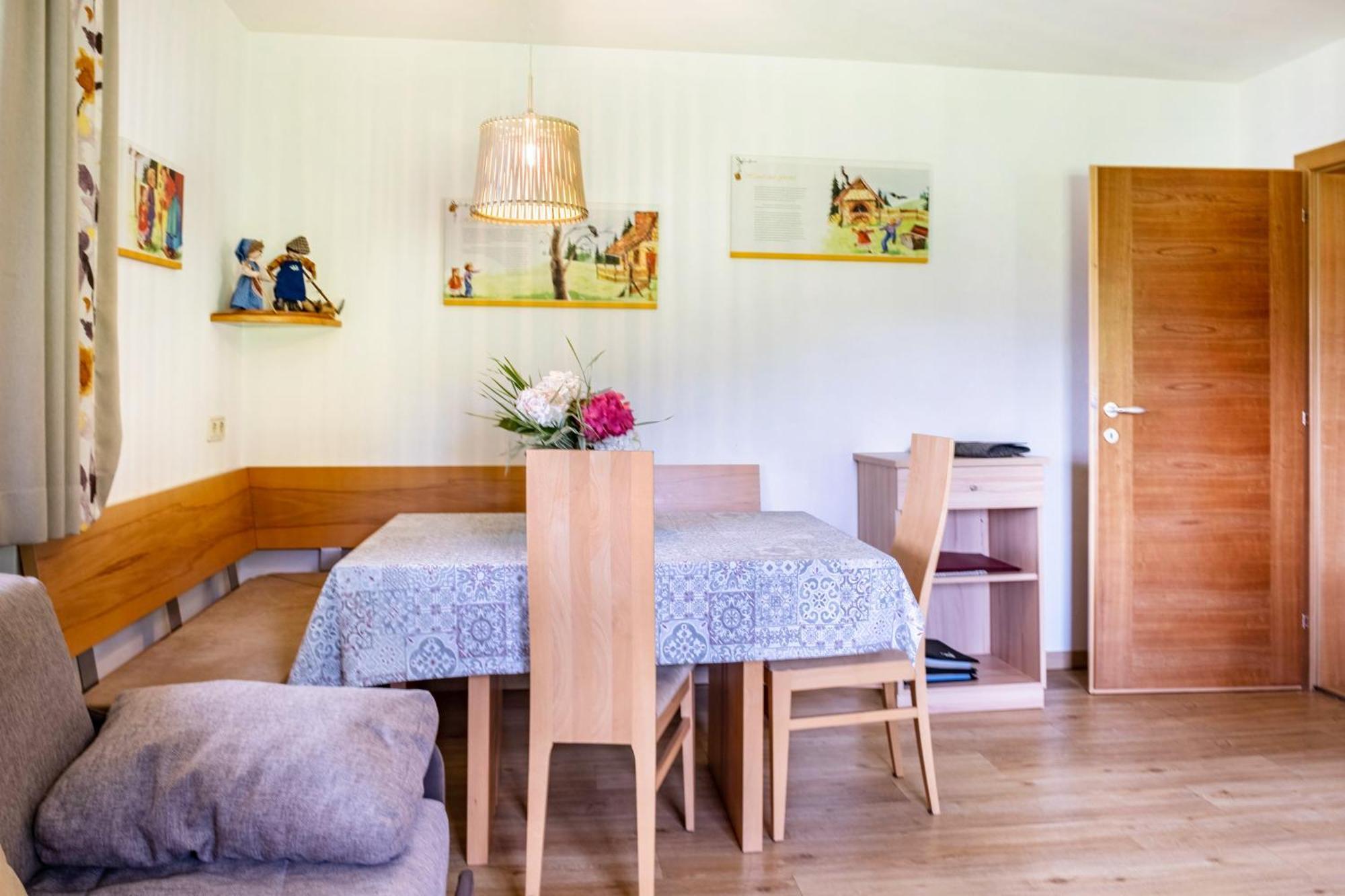 Haensel Und Gretel Schlosshof Umes Εξωτερικό φωτογραφία